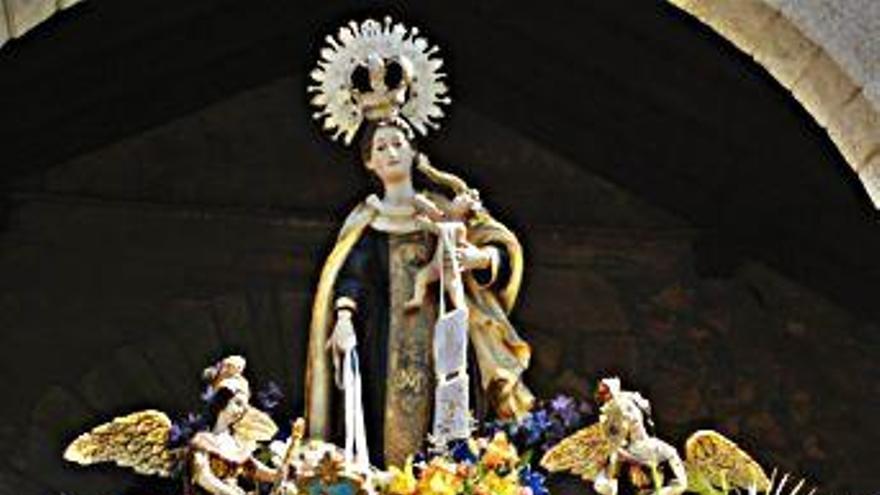 Reparto de bollas y romería por la Virgen del Carmen en Navianos este fin de semana