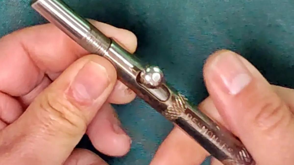 Un bolígrafo pistola en una imagen de archivo de otra operación