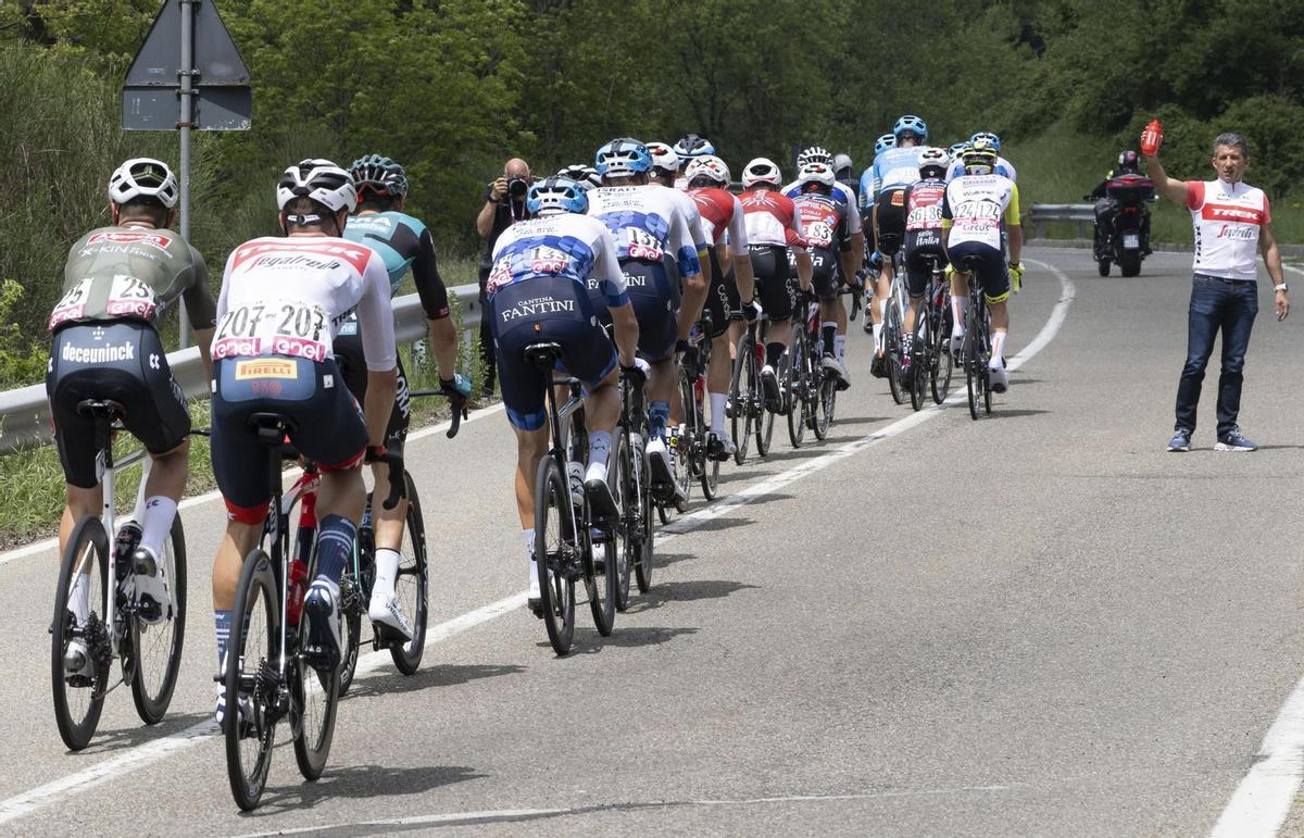 Potenza (Italy), 13/05/2022.- The peloton is on the way during the 7th stage of the 105th Giro d’Italia cycling tour over 196km from Diamante to Potenza, Italy, 13 May 2022. (Ciclismo, Italia) EFE/EPA/MAURIZIO BRAMBATTI