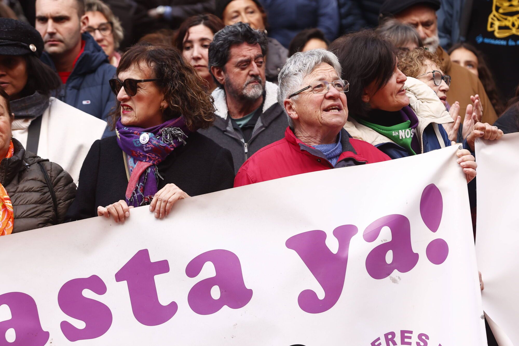 Multitudinaria manifestación en Langreo de repulsa por la muerte de Karilenia