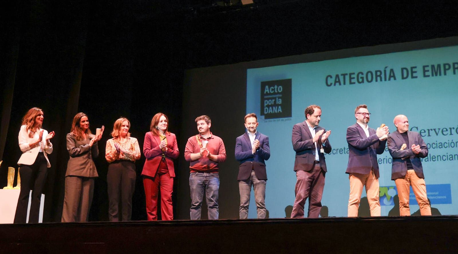 El Ayuntamiento de Riba-roja celebra el acto &quot;La veu de tot un poble&quot; en el primer aniversario de la dana