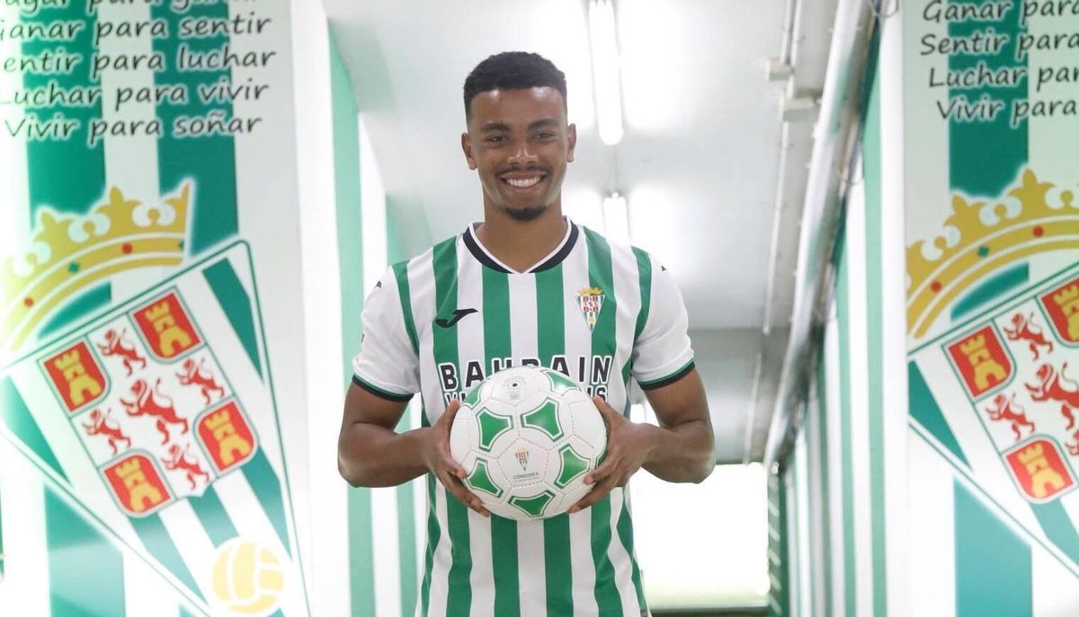 Dalisson, con la camiseta del Córdoba CF.