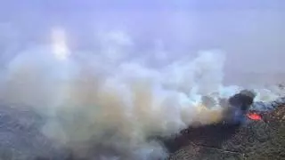 DIRECTO | Incendio en Cazadores, Telde: el fuego queda estabilizado y continúan las labores de extinción