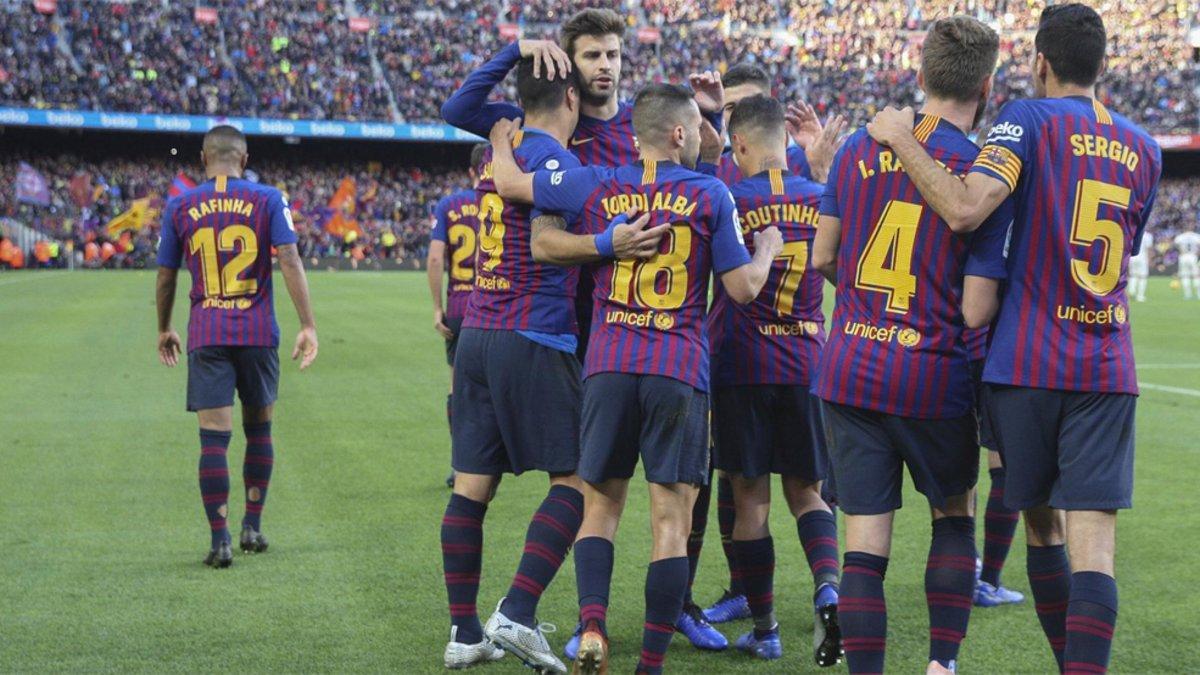 El Barça celebró la gran goleada ante el Madrid enel Camp Nou