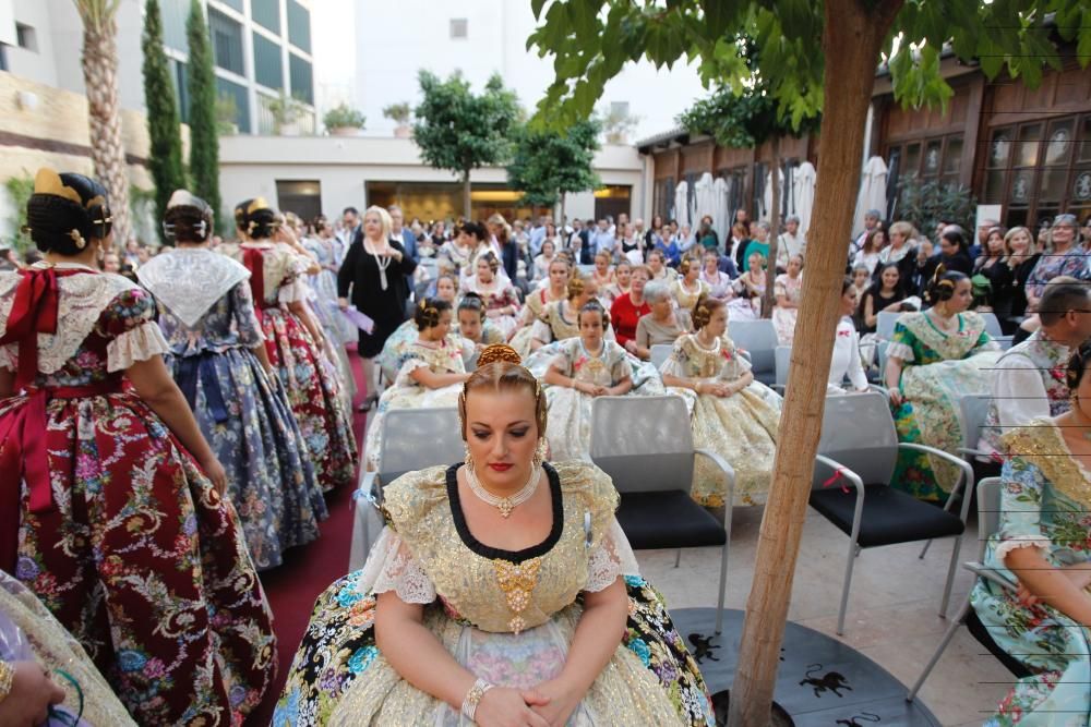 Entrega de los certificados de tejido de seda valenciana