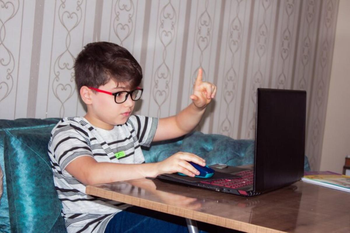 ¿Aumenta la miopía en los niños por culpa de los confinamientos? ¿Aumenta la miopía en los niños por culpa de los confinamientos?