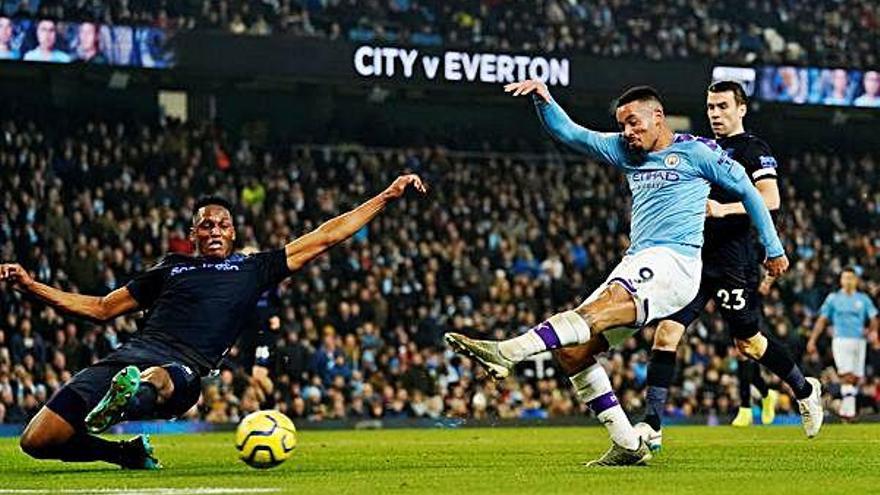 El City pateix per derrotar l&#039;Everton (2-1)