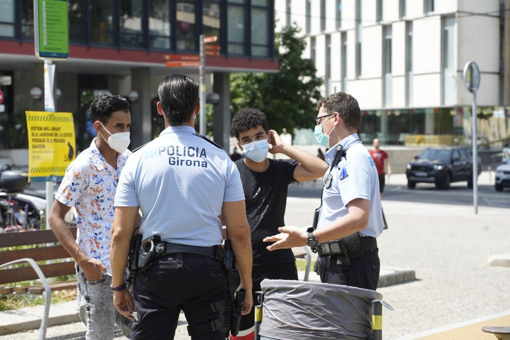 Primer dia amb la mascareta obligatòria a Catalunya