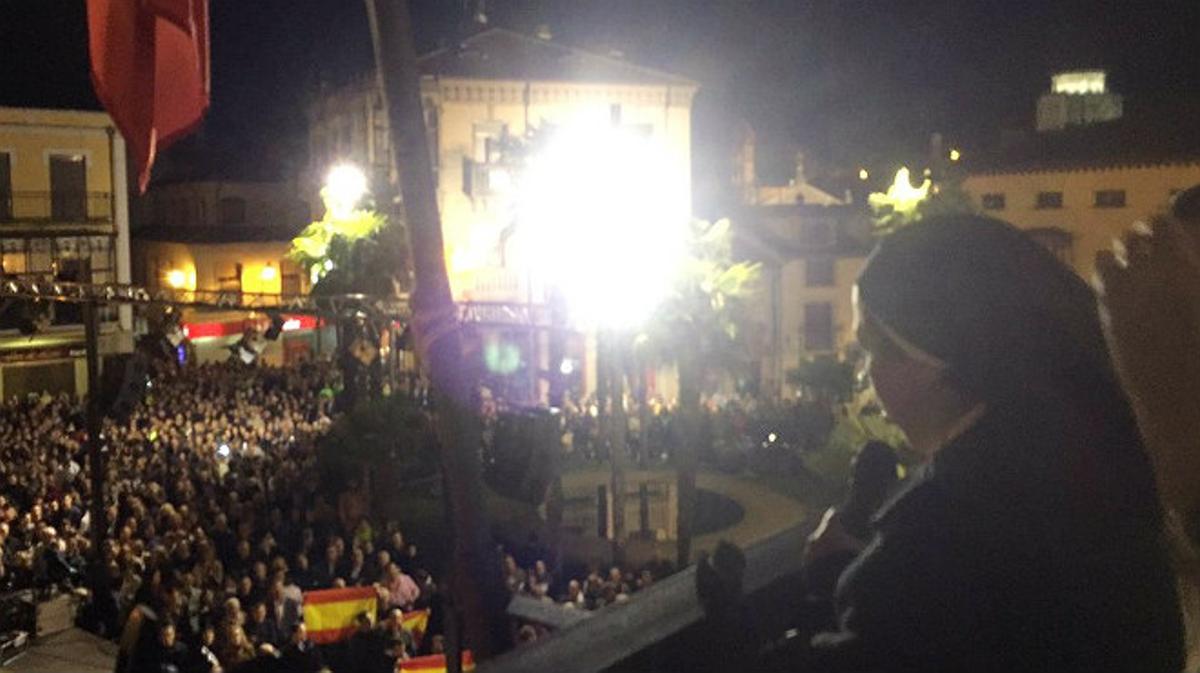 Esbroncades a Sor Lucía Caram en el pregó d’Alba de Tormes.   