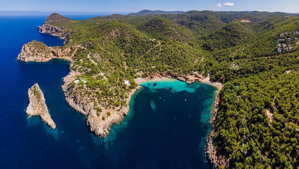 Cala Salada and Cala Saladeta.