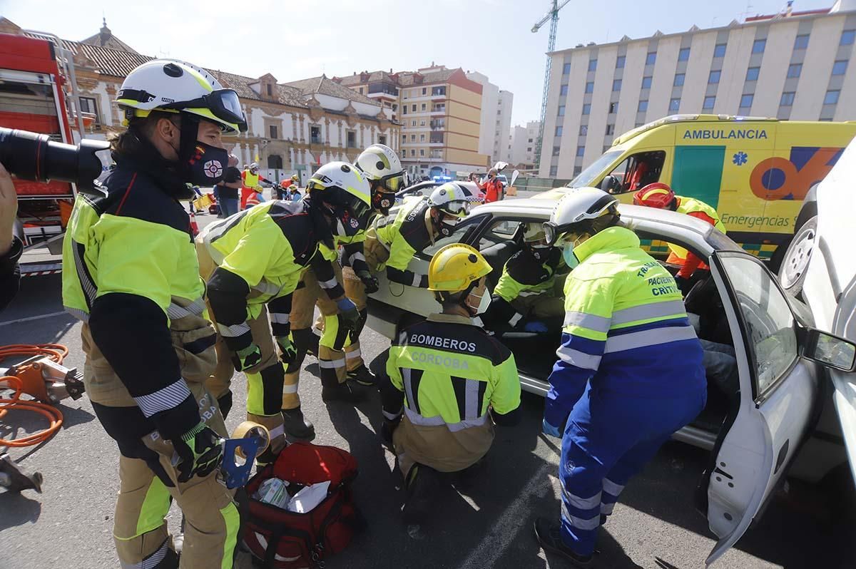 Simulacro de accidente de tráfico en la Diputación de Córdoba