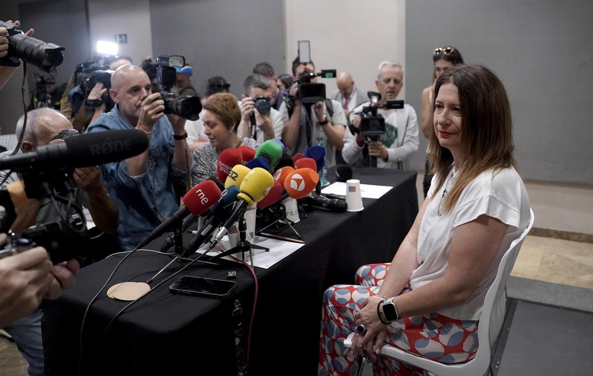 "Desde siempre, los partidos políticos tienden a confundirse con el Estado mismo" "Desde siempre, los partidos políticos tienden a confundirse con el Estado mismo"