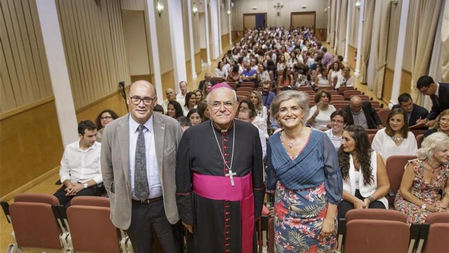 El obispo preside la inauguración del  curso para los centros de la Fundación Santos Mártires