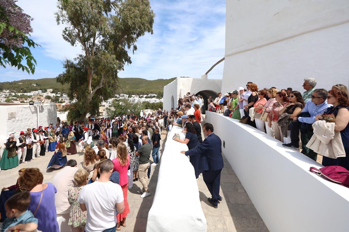 Todas las imágenes de 'Anar a maig' en Santa Eulària