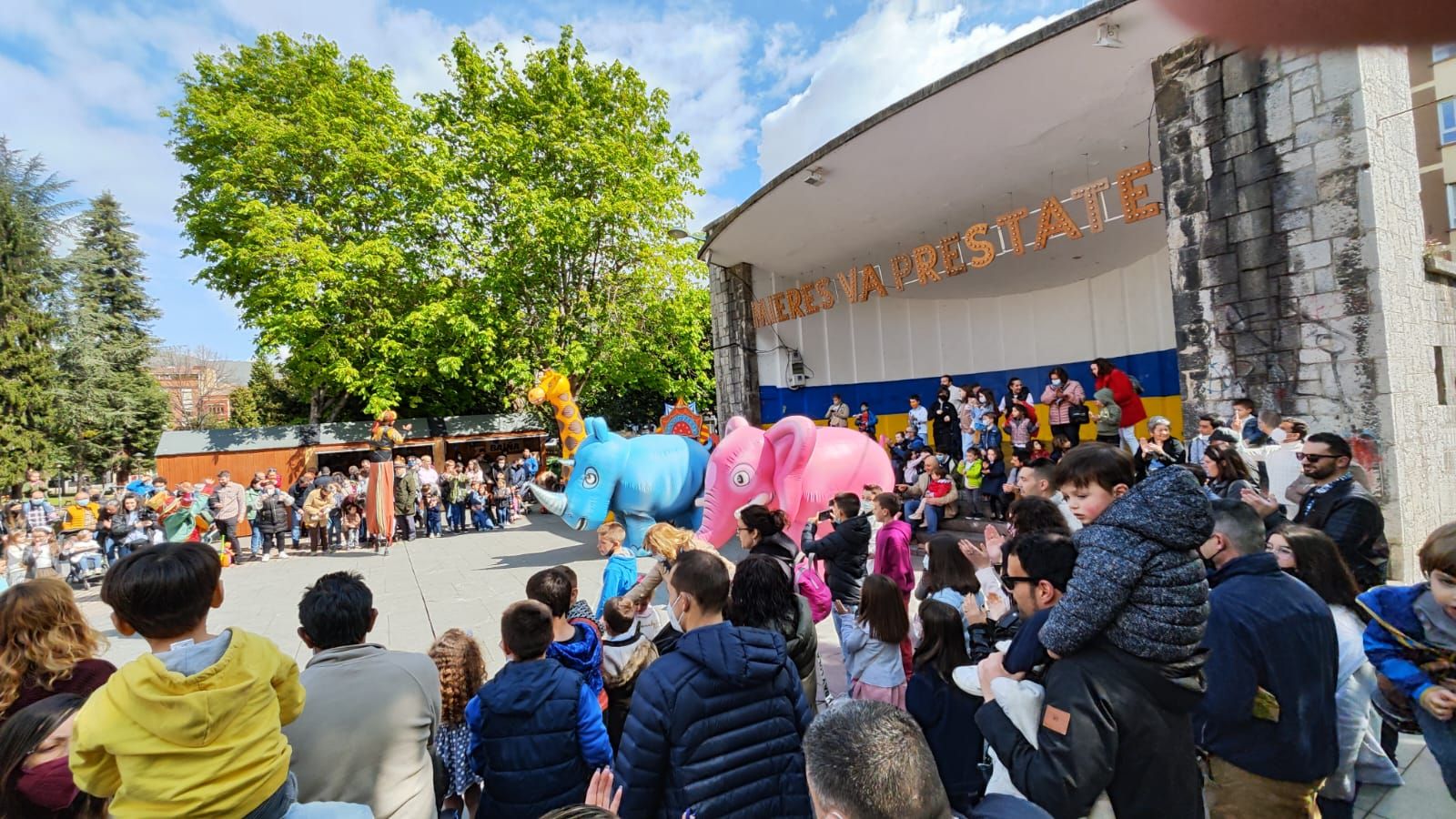 Así está siendo el segundo día de la Folixa na Primavera en Mieres