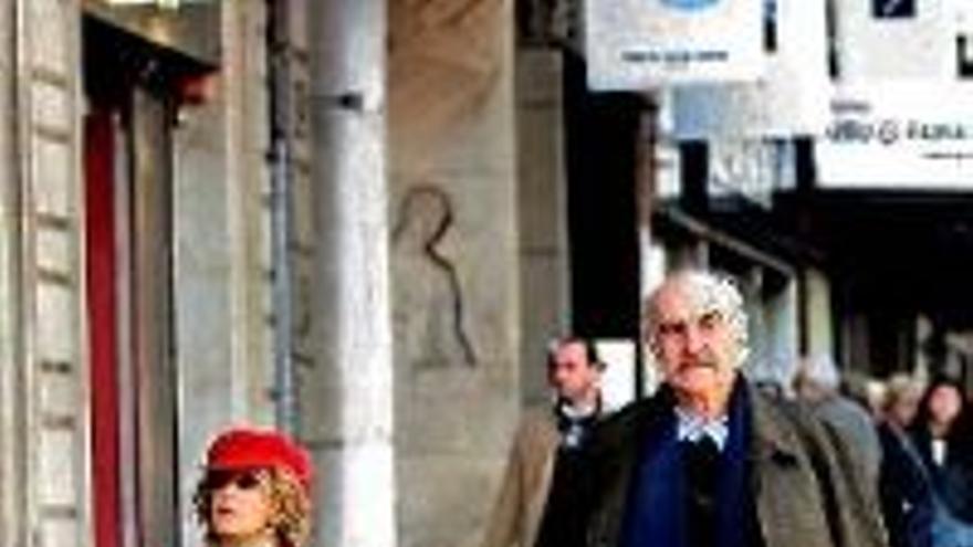 Sean Connery se mezcla con el turismo de Barcelona