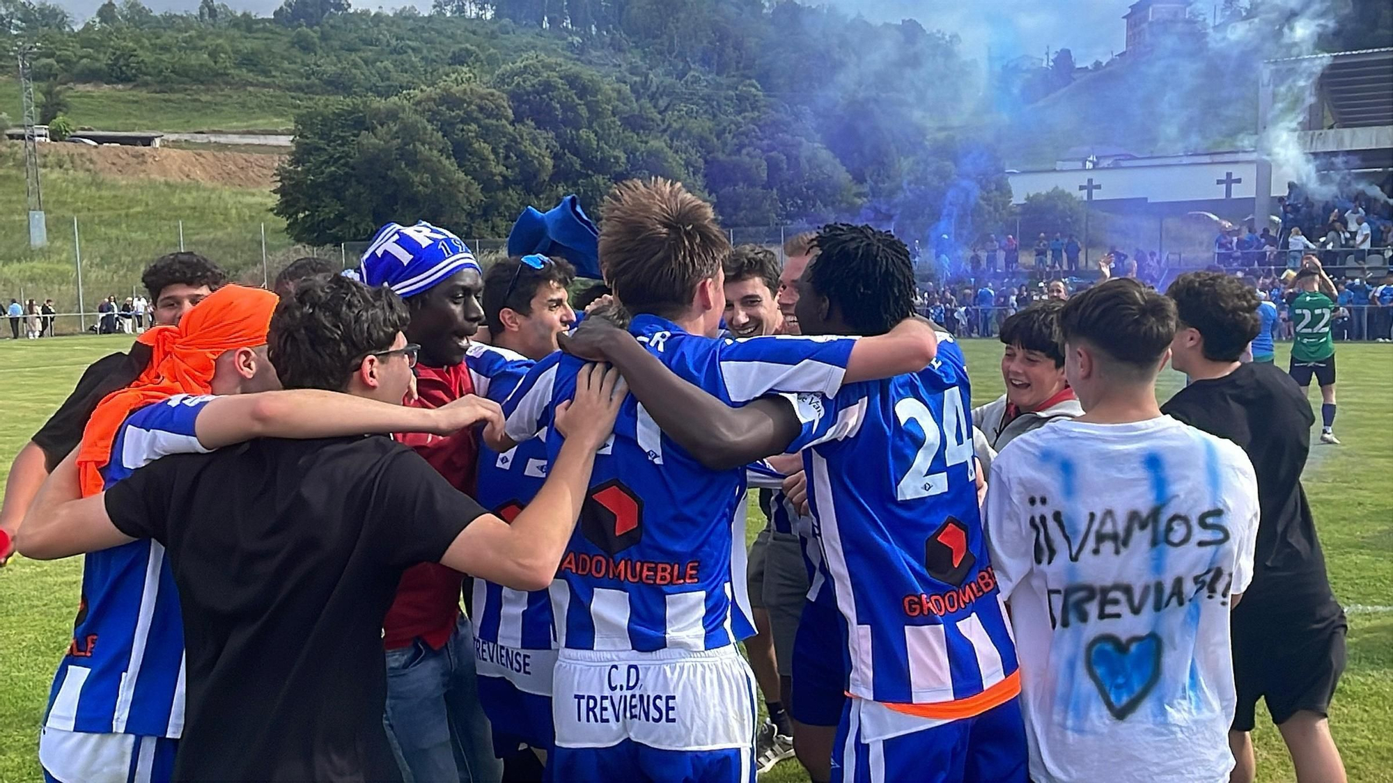 En imágenes: Así fue el duelo entre el Treviense y el Cornellana por un puesto en segunda