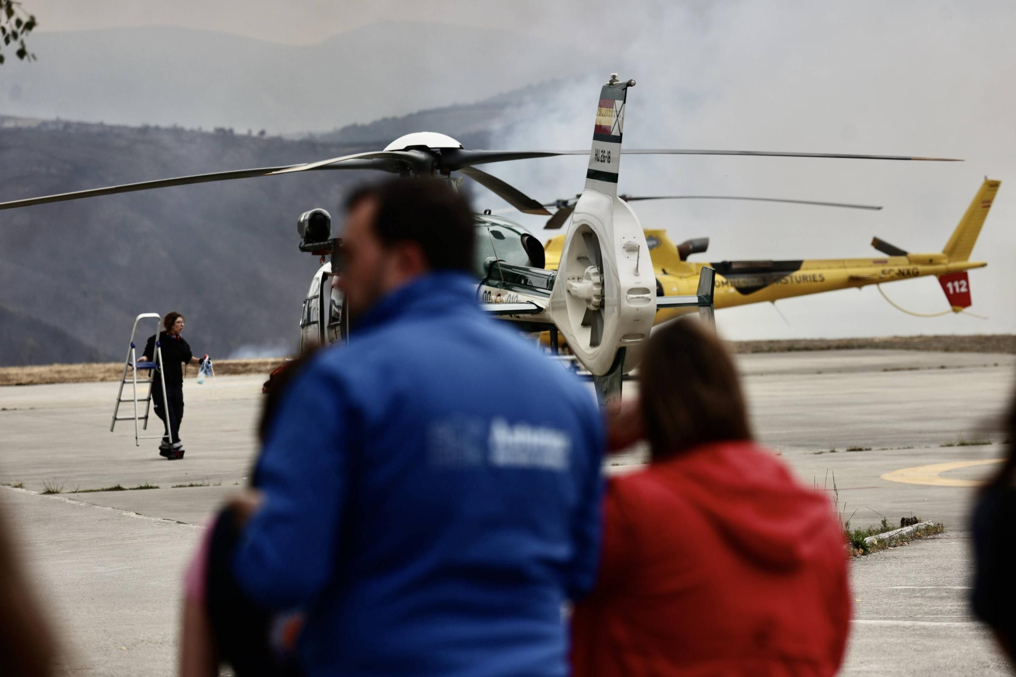 EN IMÁGENES: La evolución del incendio de Ibias