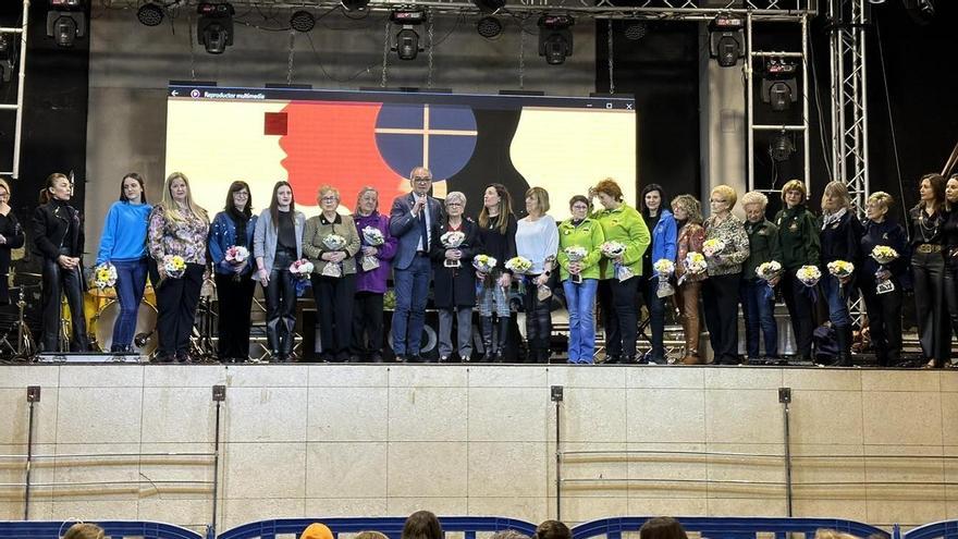 Grupo de mujeres homenajeadas