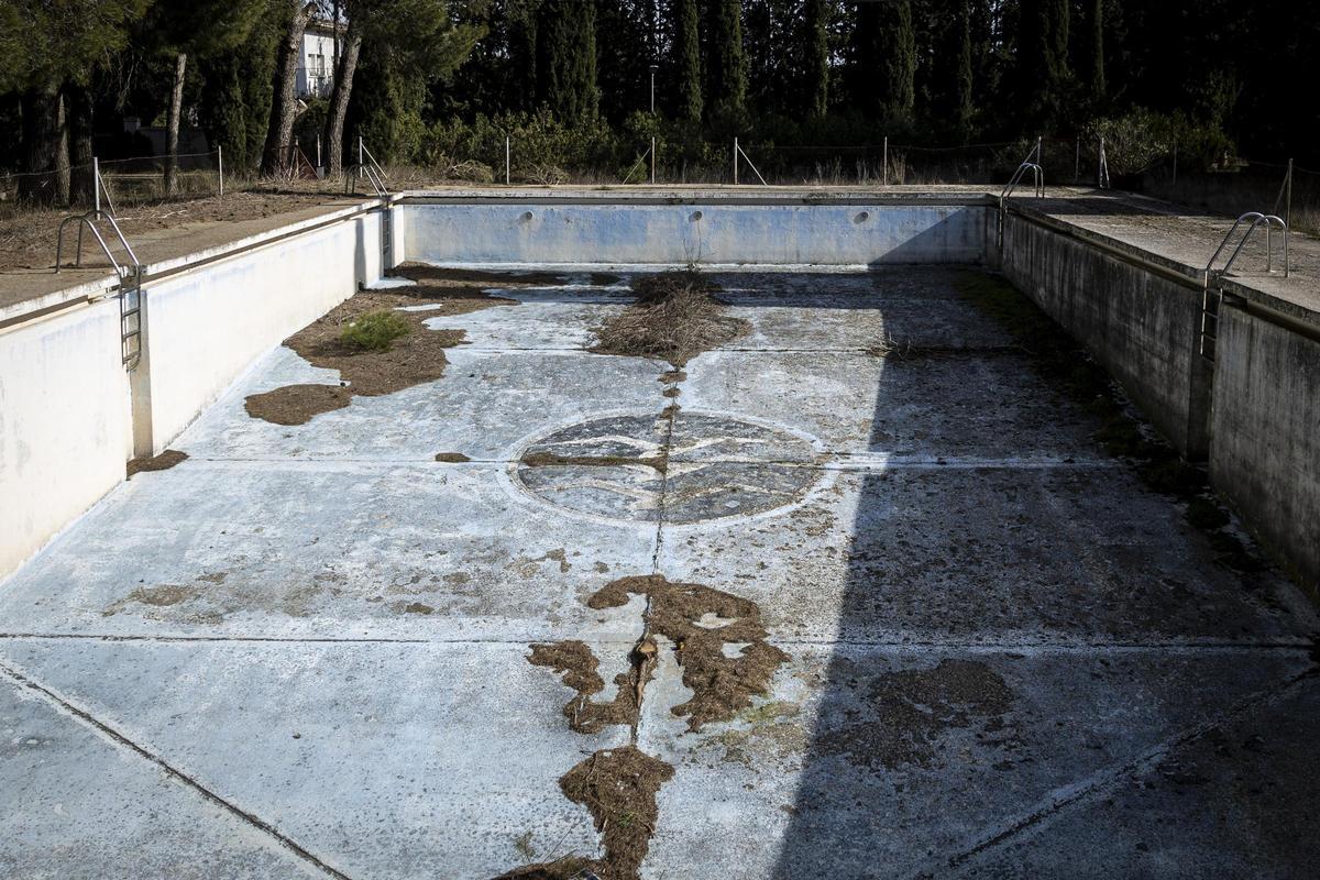 En imágenes | Así está la abandonada escuela de aviación del Aeropuerto de Huesca