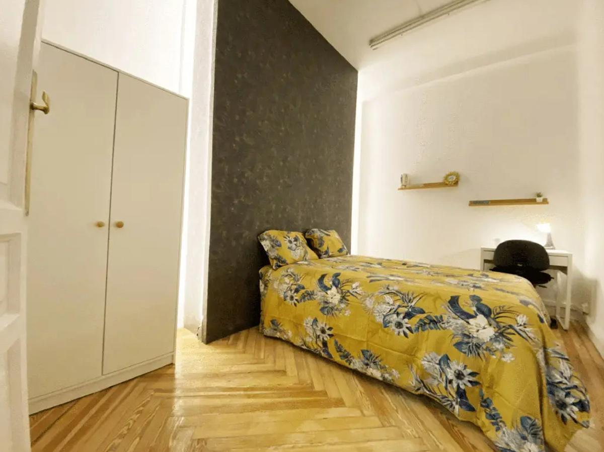 Habitación de Adriana en su 'coliving' de Gran Vía.   