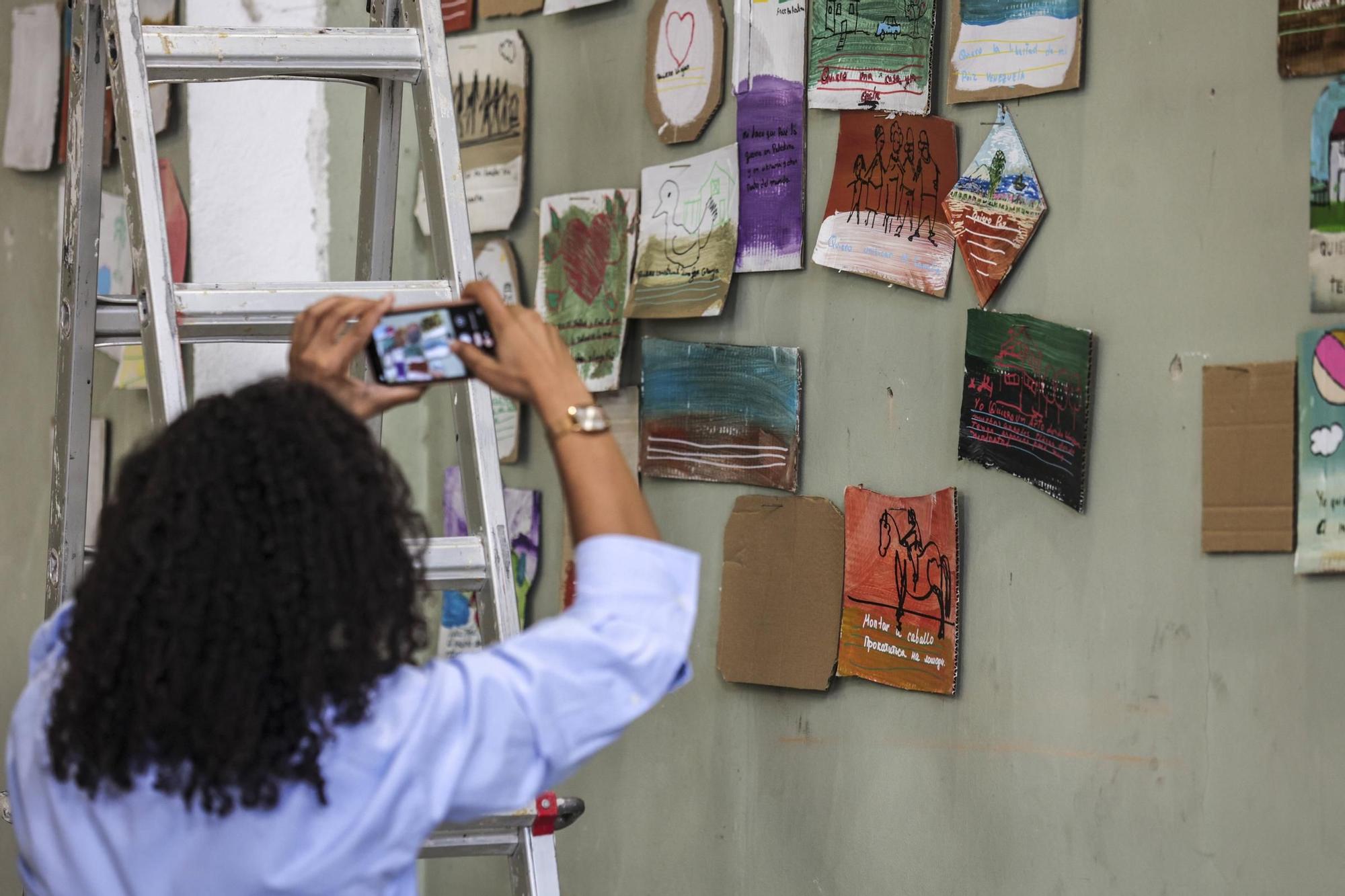 Una casa, un coche o un cordero: los deseos de los hombres y las mujeres que han llegado a Asturias huyendo de sus hogares