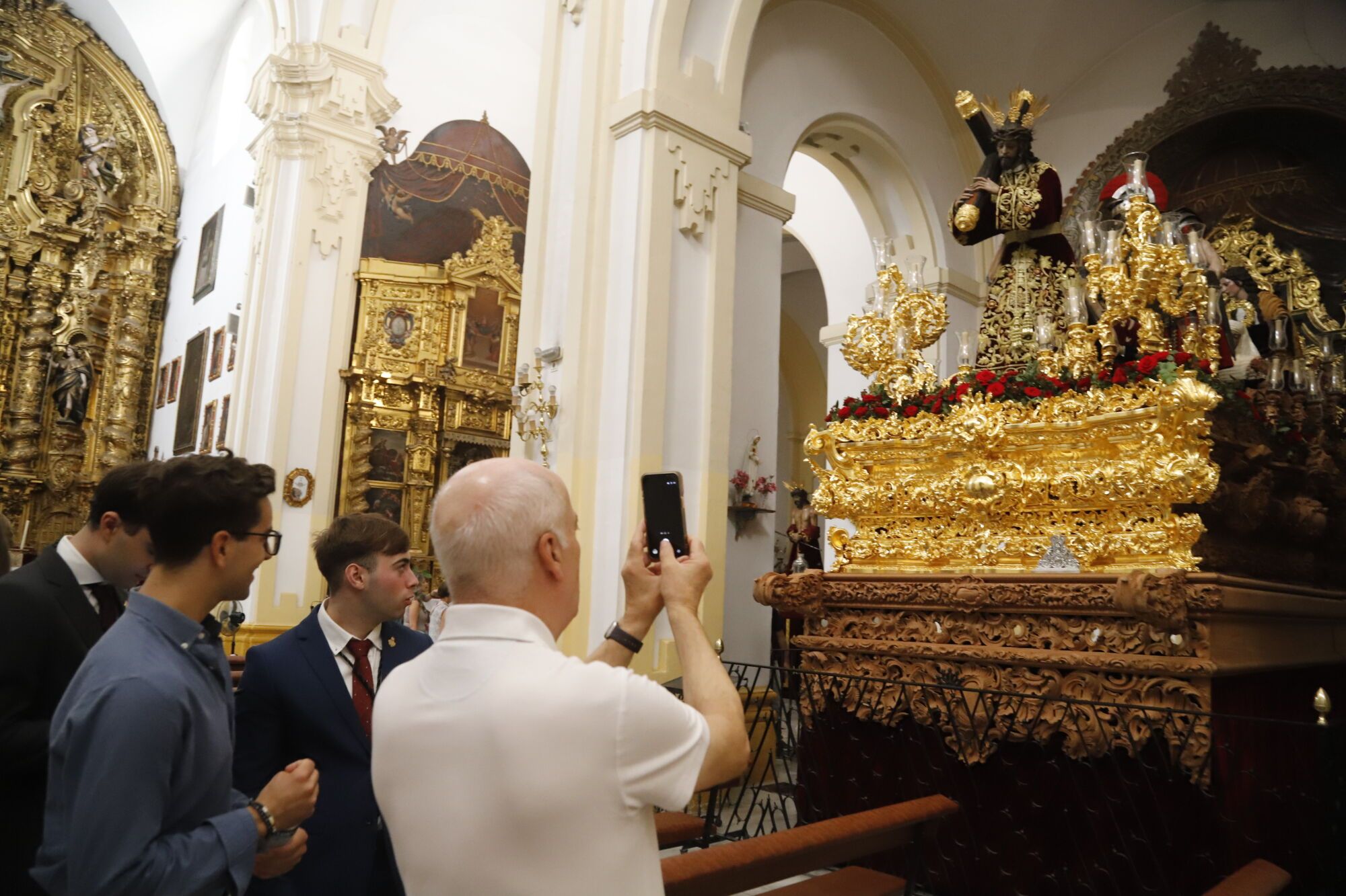 Córdoba  Previa y preparativos del Magno Vía Crucis Iglesia de San Andrés