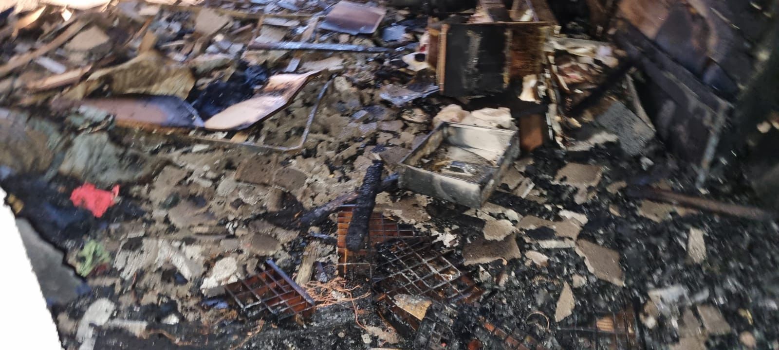 Un incendio destruye un piso en Santa Margalida