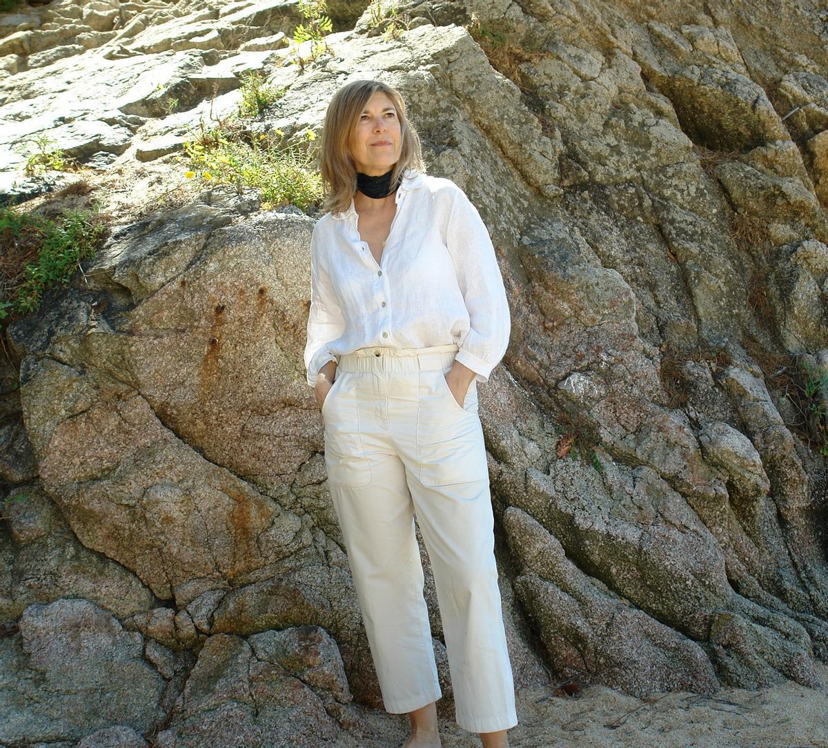 La periodista i escriptora Elisabeth Anglarill es confessa una enamorada de l'Escala i Empúries.