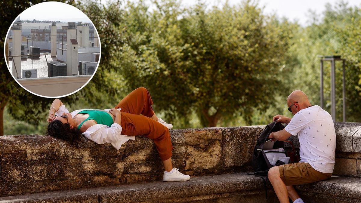 En la imagen grande, varias personas se refrescan junto a la ribera de Córdoba. En la imagen pequeña, varios equipos de aire acondicionado en una azotea de la ciudad.
