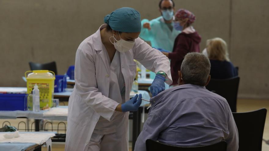 Flu and coronavirus vaccinations in Elche fall short of expected percentages