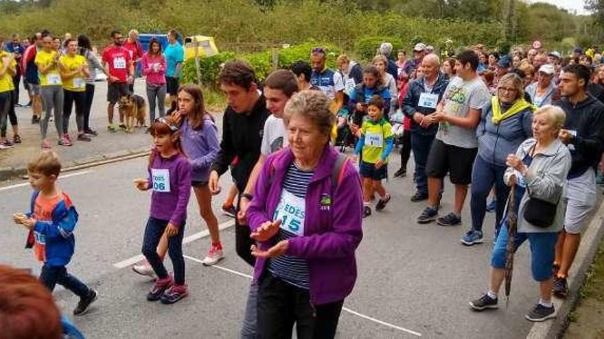 Doscientas personas en la marcha de Edes