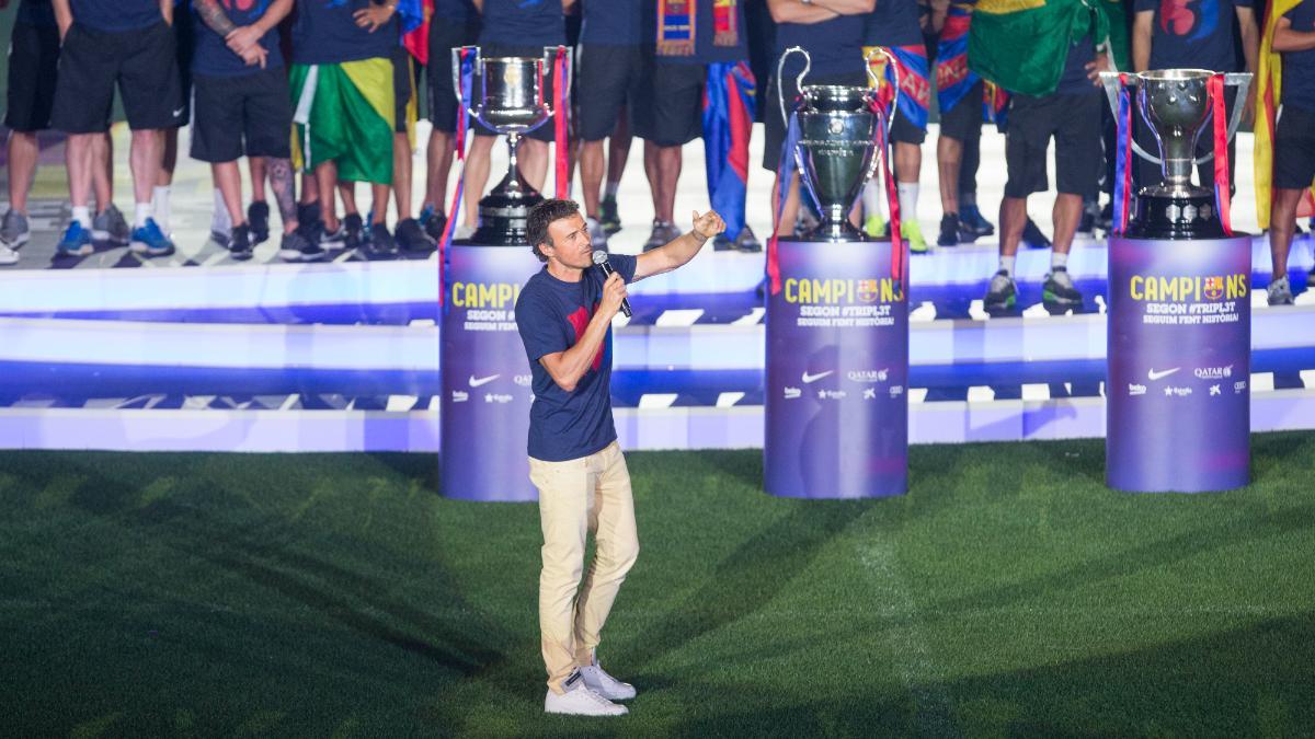 Luis Enrique celebrando el triplete de 2015 con el Barça