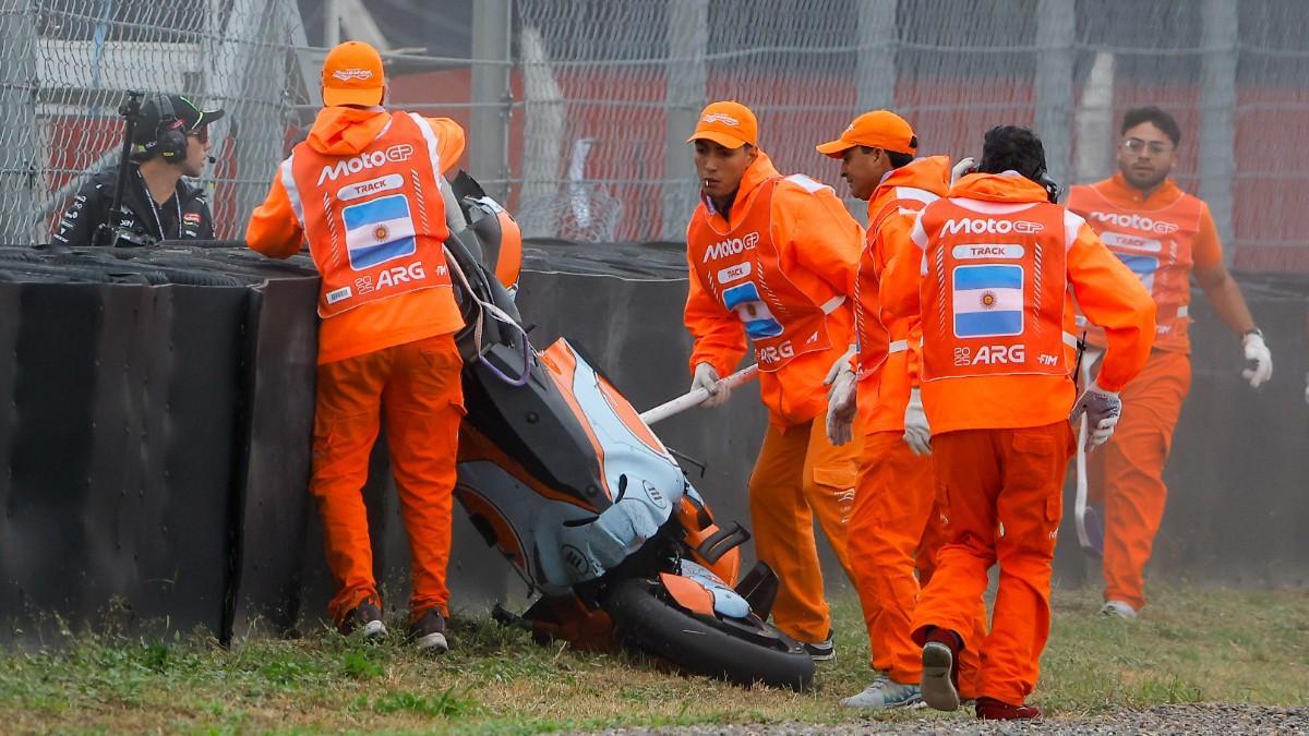 La moto de Ogura, destrozada