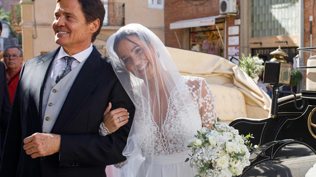 La boda de Carolina Monje, ex novia de Aless Lequio, y su romántico vestido de novia