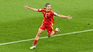 Spains midfielder #06 Aitana Bonmati celebrates after scoring Spains first goal during the UEFA Womens Euro 2025 semi-final football match between Germany and Spain at the Letzigrund Stadium in Zurich, on July 23, 2025. (Photo by SEBASTIEN BOZON / AFP)