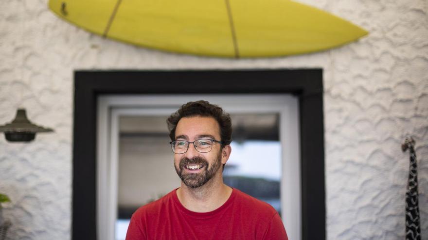 El surfista que pilló una ola en La Isla y llegó hasta Senegal