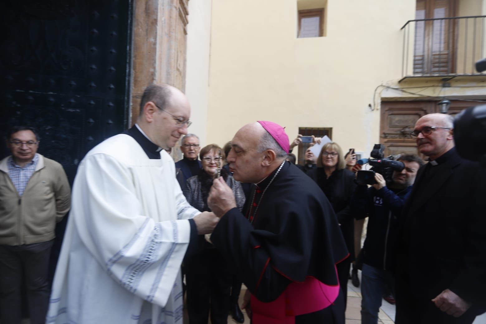 Las primeras imágenes te la entrada del nuevo Arzobispo de València a la diocésis