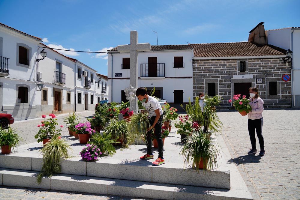 Añora se engalana en mayo con sus cruces