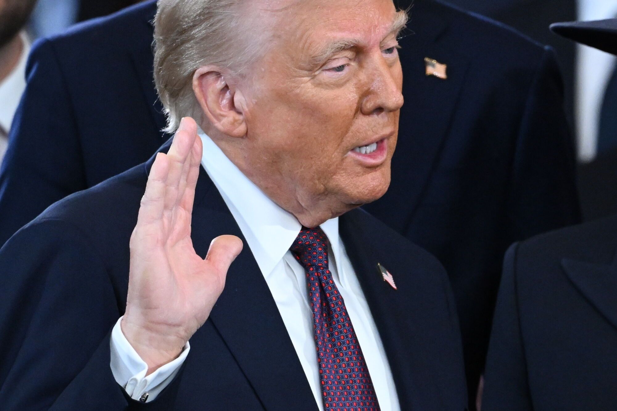 Washington (United States), 20/01/2025.- Donald Trump is sworn in as the 47th US President in the US Capitol Rotunda in Washington, DC, USA, 20 January 2025. EFE/EPA/SAUL LOEB / POOL