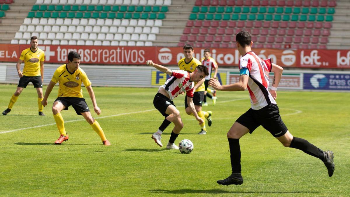 Un momento del partido del Zamora B, en el Ruta de la Plata. | E. F.