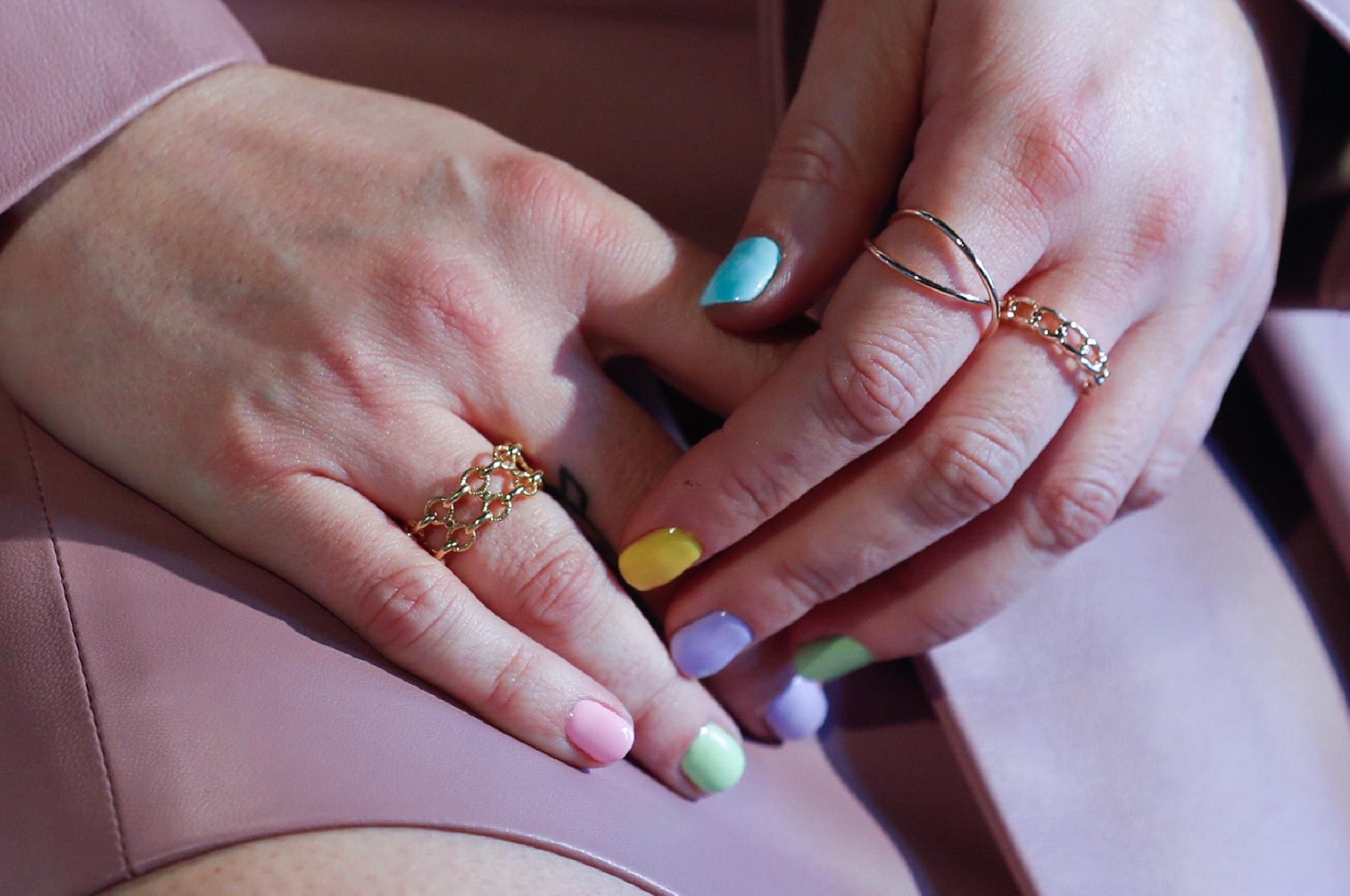 Manicura arcoiris de Blanca suarez