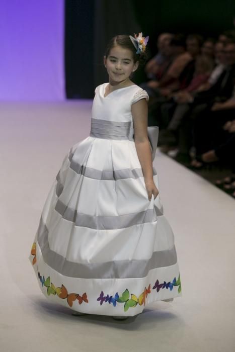 01/04/2017  MODA DISEÑO  desfile infantil y  en el stand de CMC  diseño personalizado de calzado