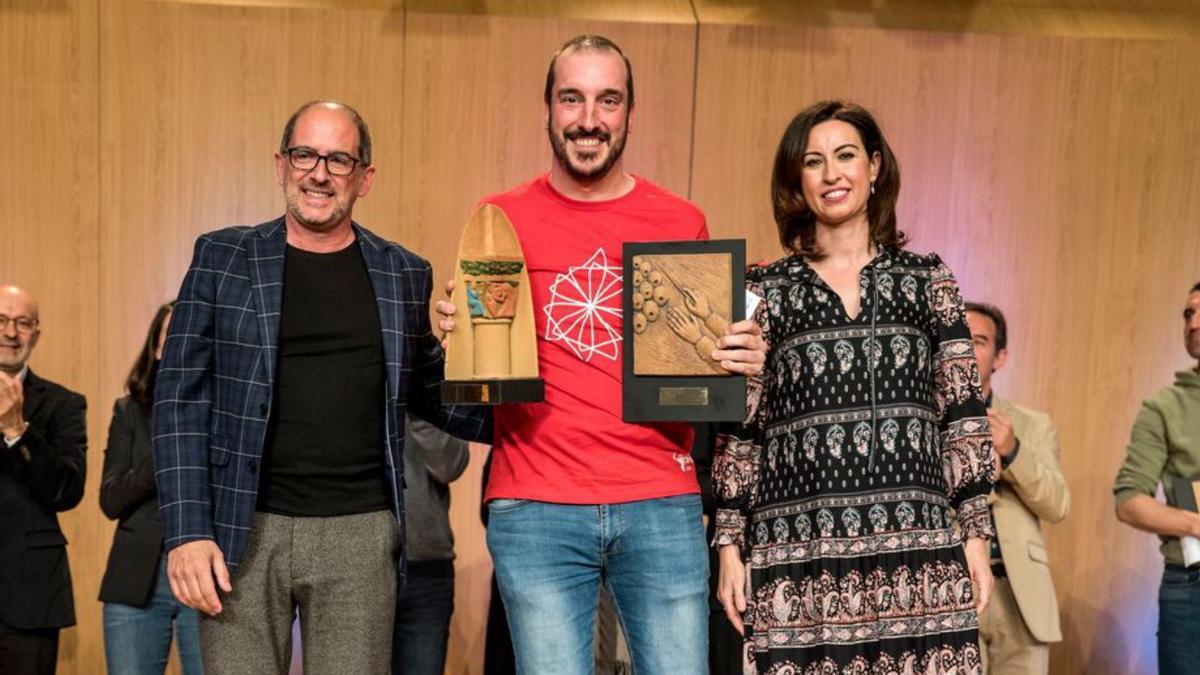 La alcaldesa de Ejea hizo entrega de los premios.