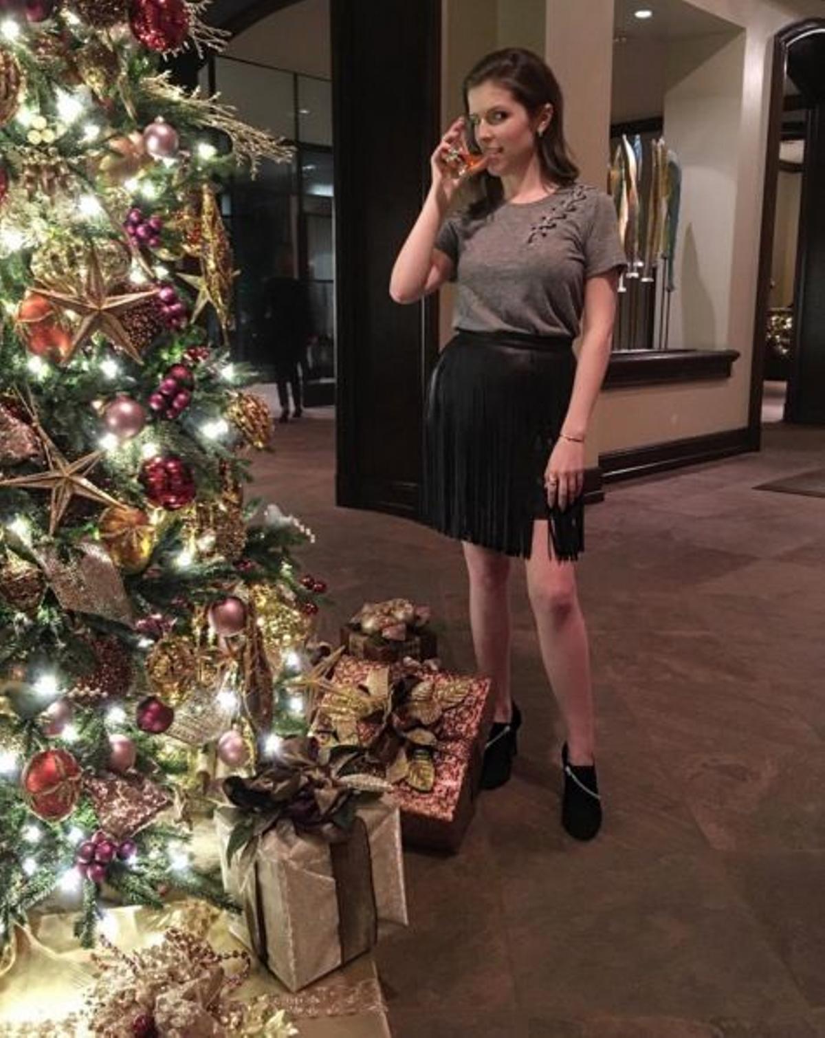 Anna Kendrick se apunta a la Navidad