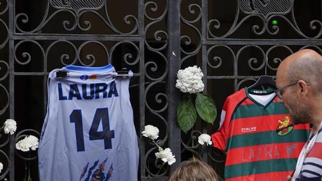 Homenatge a Laura Cruz, guàrdia civil assassinada a Llanes. Funeral de Laura Cruz, guàrdia civil assassinada pel seu exparella a Llanes, divendres. | PACO PAREDES / EFE
