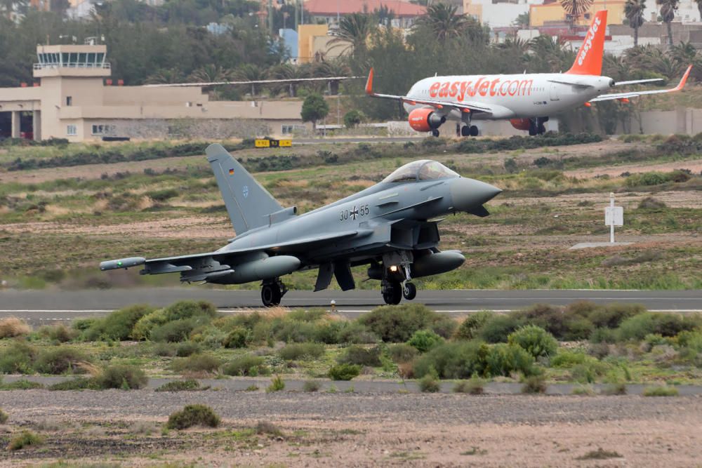 Maniobras de aviones del Ejército del Aire en Canarias