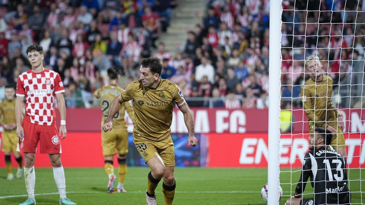 Oyarzabal celebrando su tanto ante el Girona