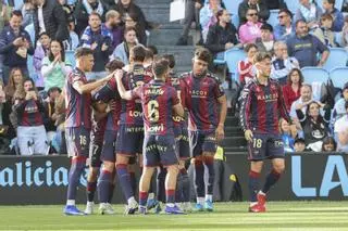 El Levante remonta ante el Celta para dormir fuera del descenso