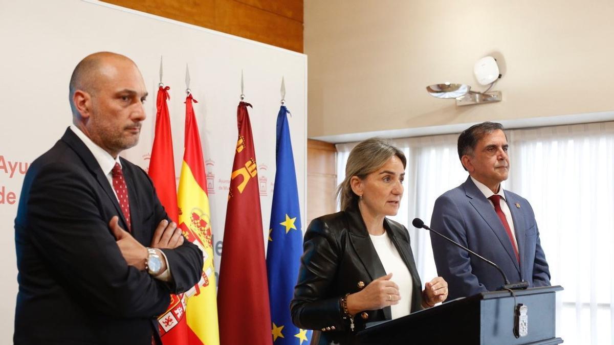 La alcaldesa de Toledo, Milagros Tolón, en Murcia el apsado miércoles.